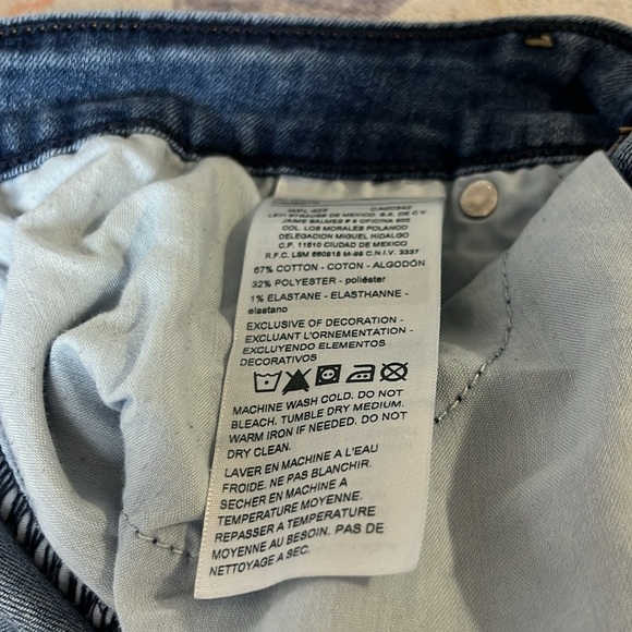 Levi’s signature midrise, slim cuffed women’s size 18 jeans - Picture 7 of 7